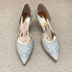 XYD Size 7 White Glitter Wedding Low Heel Pump